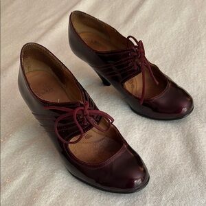 1930s vintage Style Sofft Elegant Patent Leather Burgundy Women's Heels Pumps